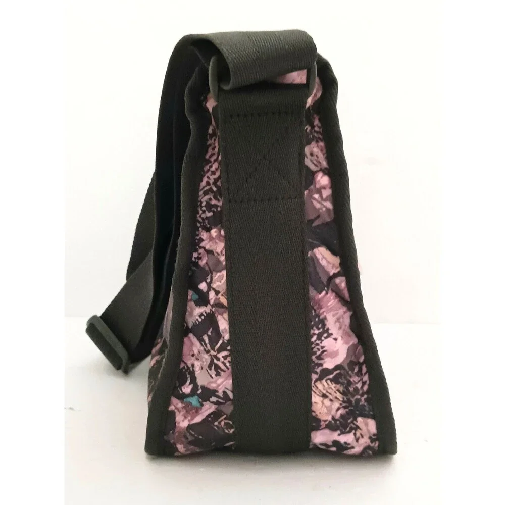 NEW Le Sportsac Deluxe Crossbody Bag w Zippered Pouch Gray/Pink Printed Nylon
